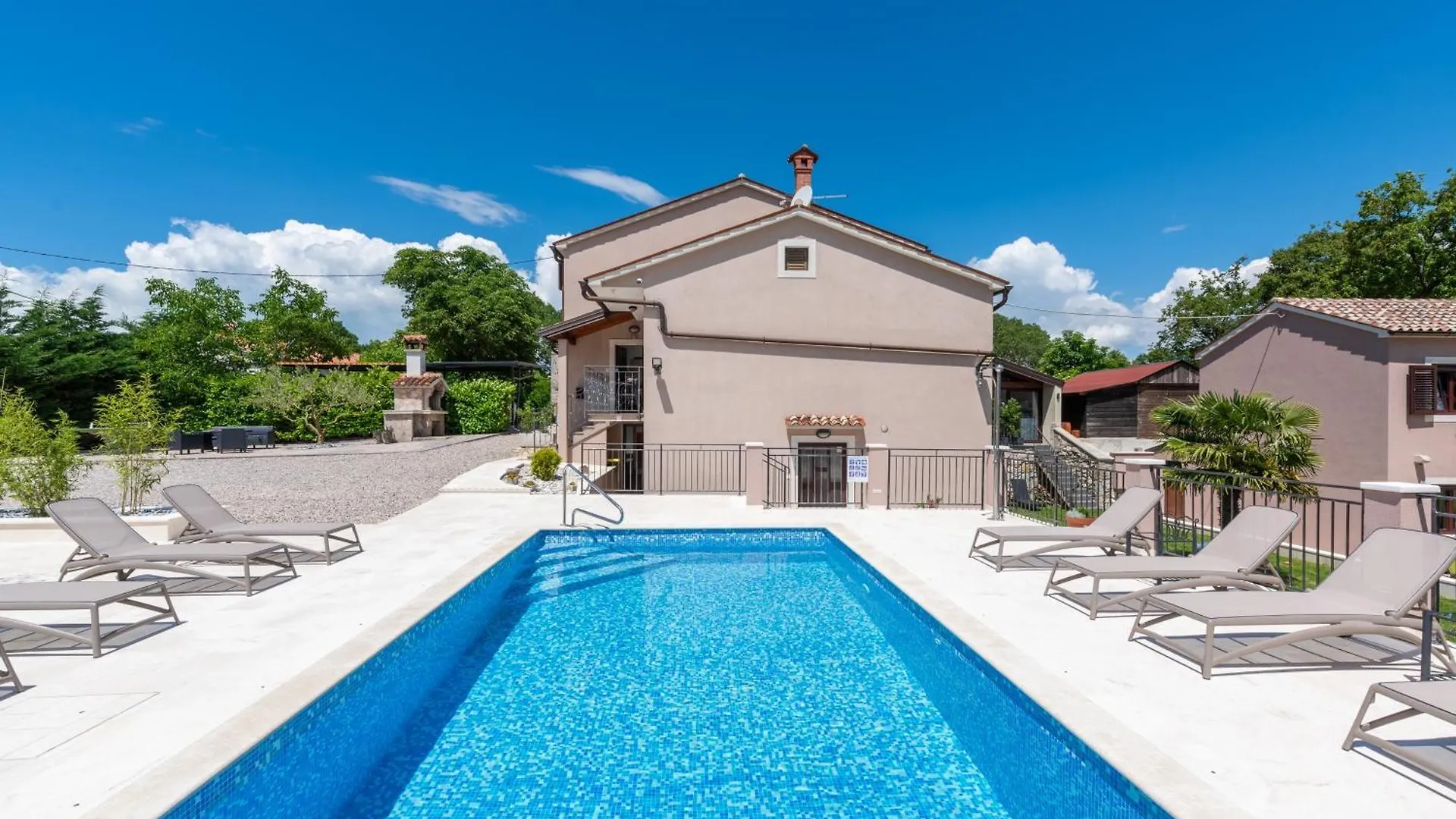 Vesna Branka Villa Pican Croatia