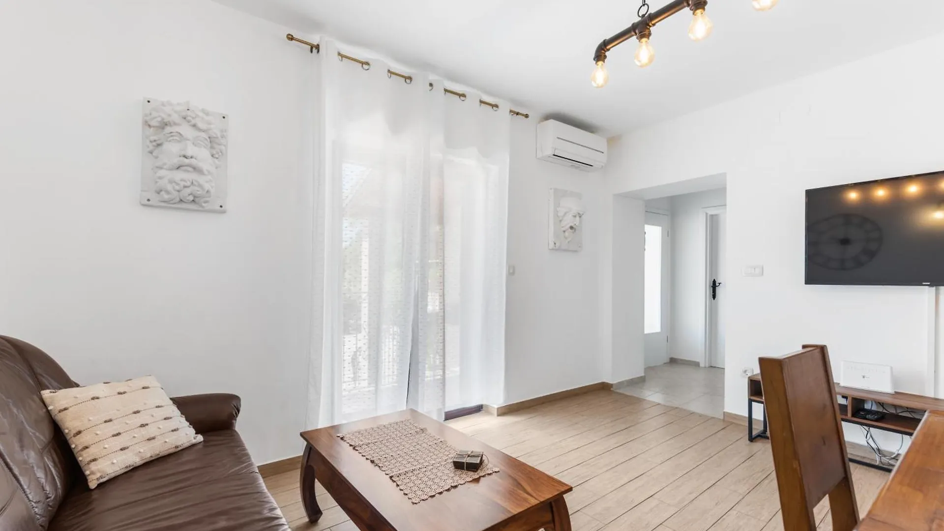 Vesna Branka Villa Pican